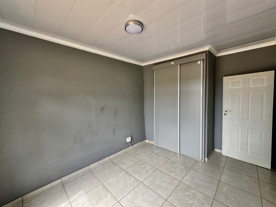 To Let Commercial Property for Rent in Wilgeboom A H North West